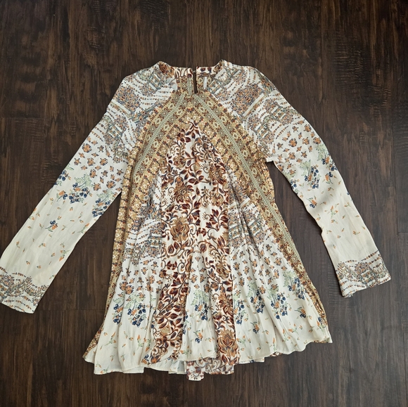 FREE PEOPLE Flowy Silky Top - Picture 1 of 9